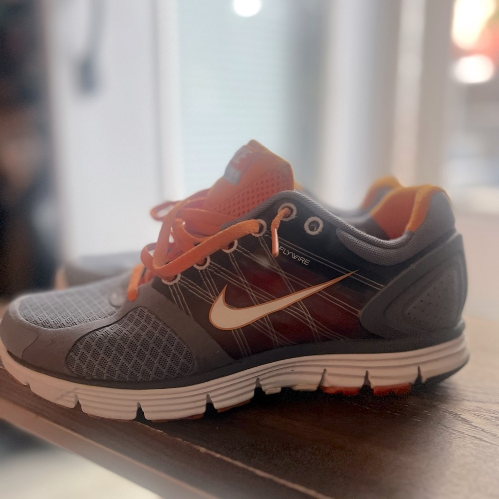 Nike lunar glide 2 , fly wire  7.5 grey and orange,